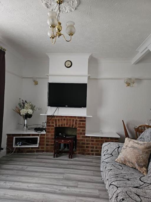 Luxury Home In Lewisham Бромли Экстерьер фото